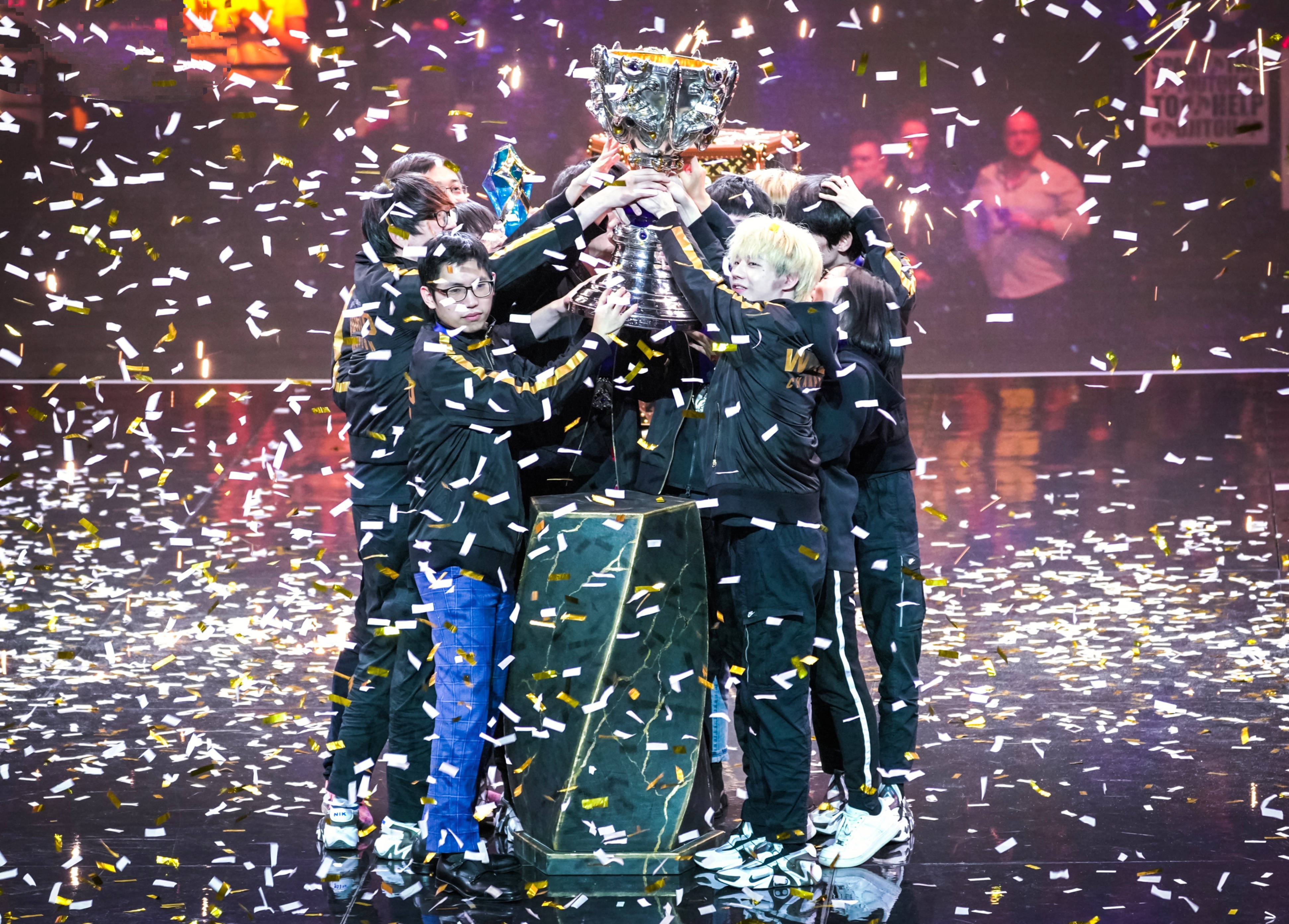 关于FPX完胜BDS，Flandre惊艳世界的信息