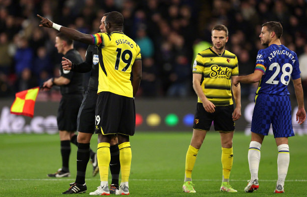 沃特福德买断英超射手，球队蓄力冲刺；球迷欣喜的简单介绍