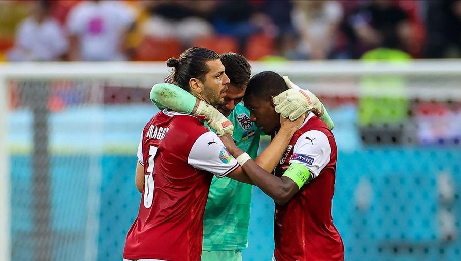 意大利碾压塞内加尔，阿拉巴完成帽子戏法