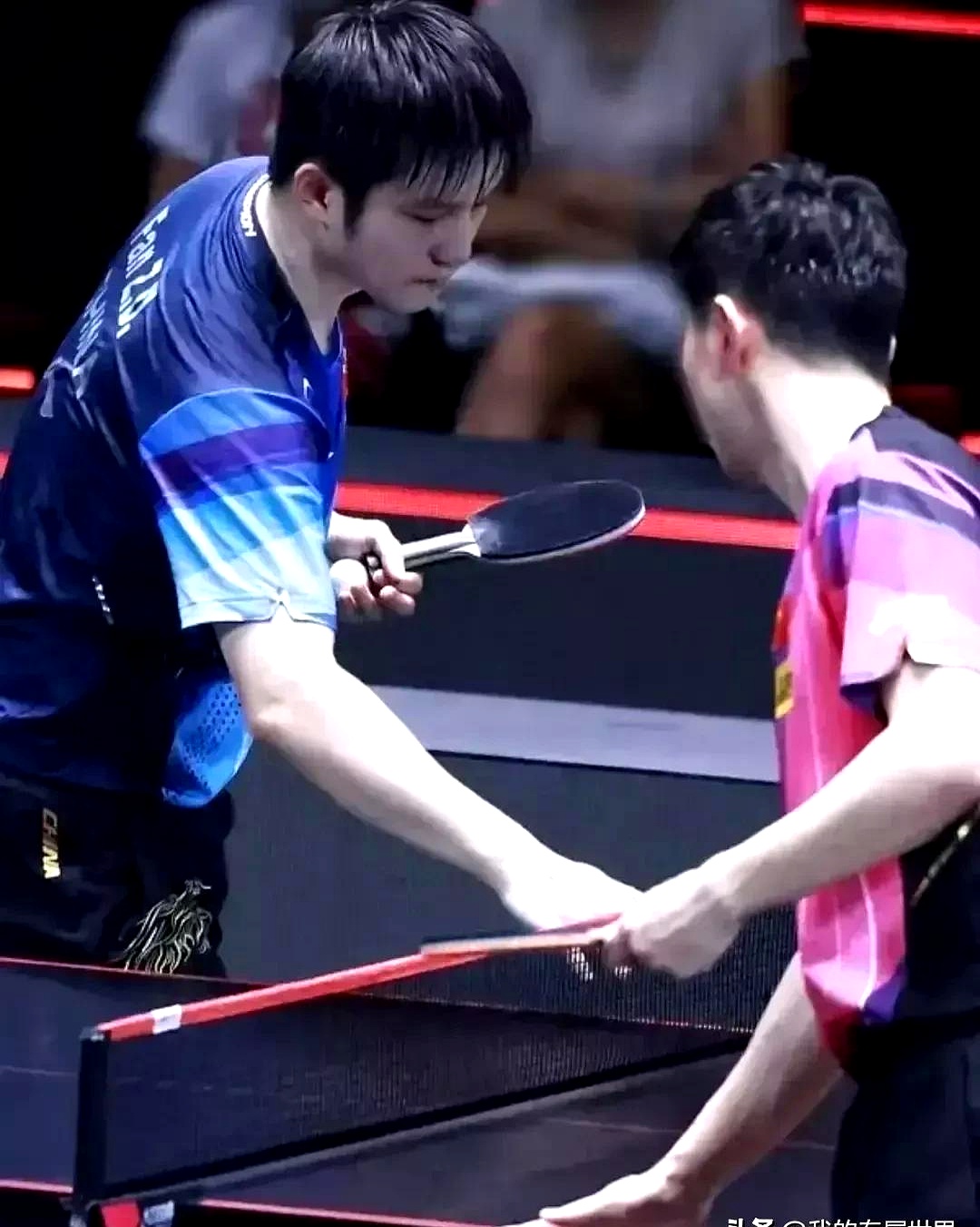 日本乒乓球队鏖战英国乒乓球队，马龙爆发神勇的简单介绍