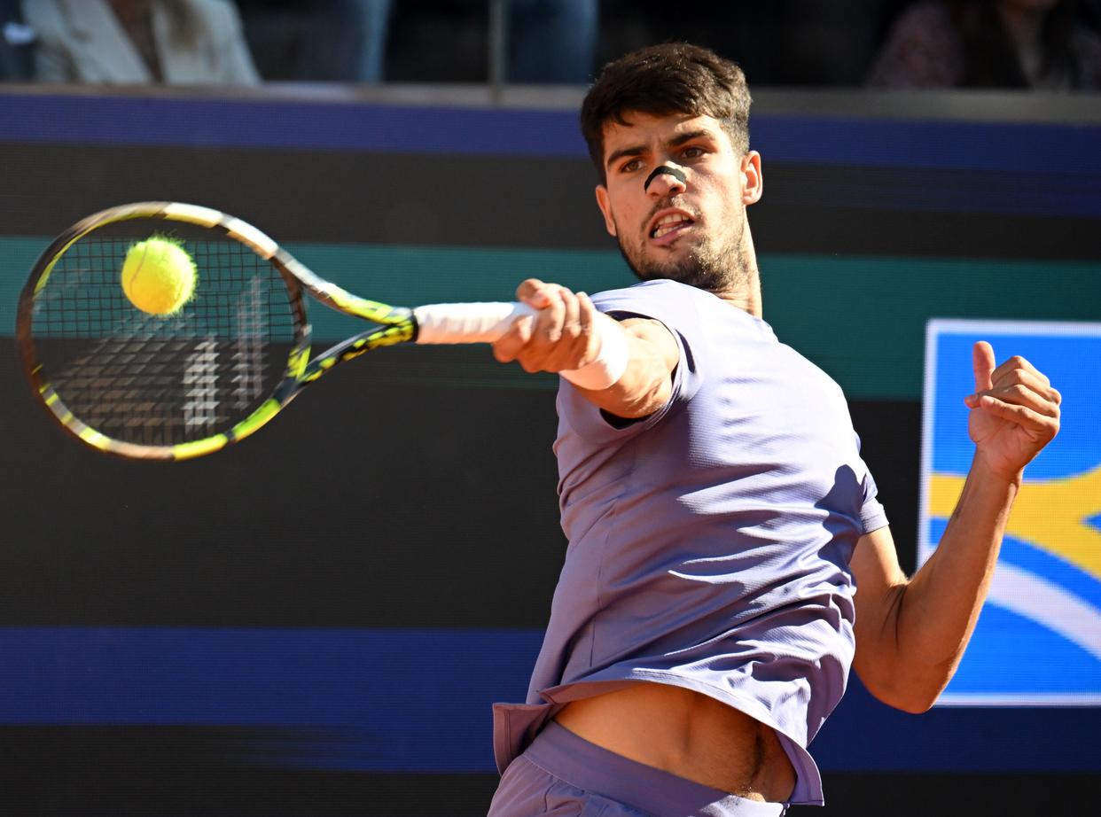 包含德国网球队碾压日本网球队，阿尔卡拉斯绝境逆转的词条