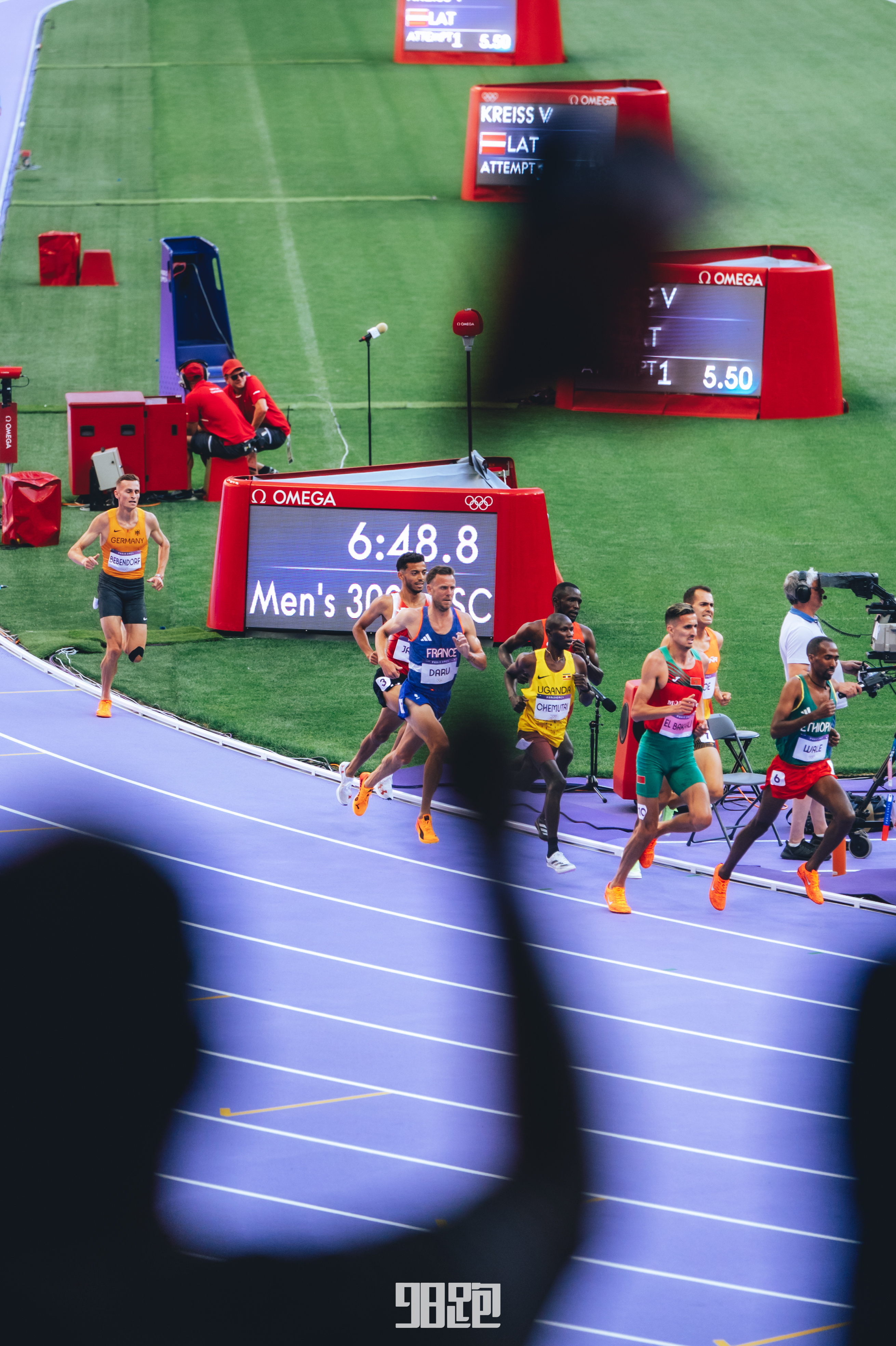 奥运会选手刷新世界纪录，震撼全场的简单介绍