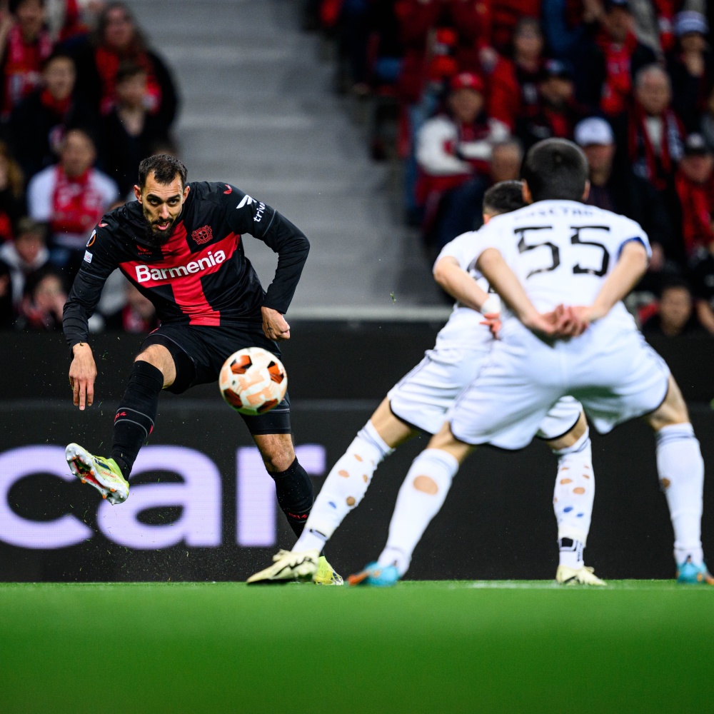 红牛二队绝杀红牛车队,阿隆索状态火热 红牛二队绝杀红牛车队,阿隆索状态火热