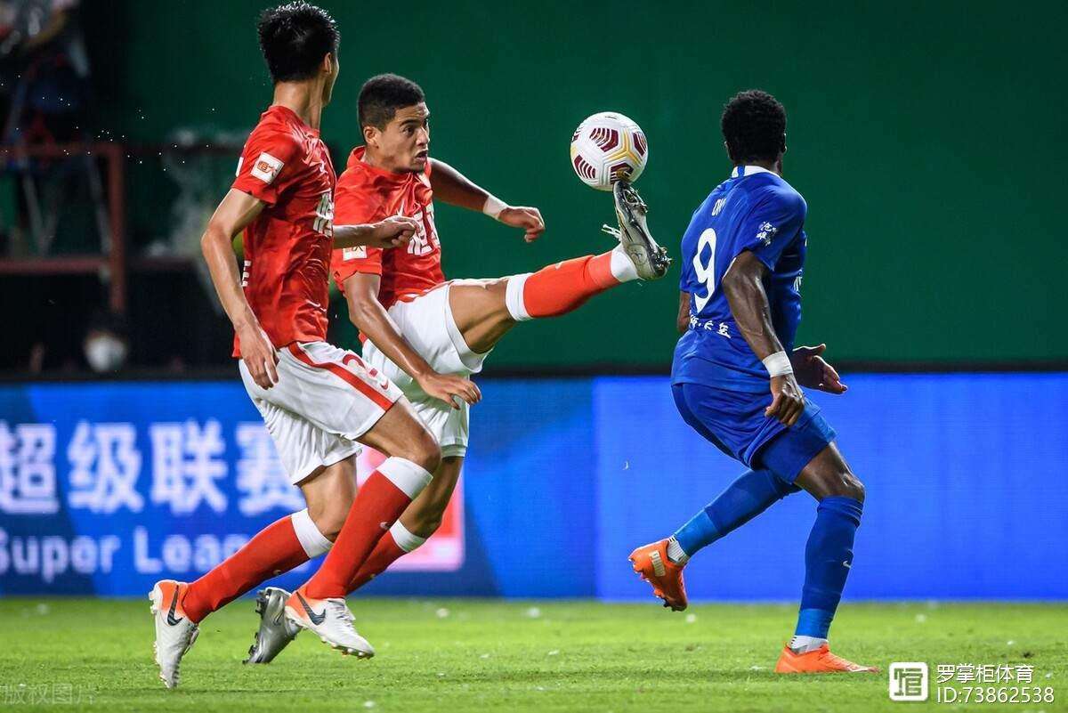 法国绝杀乌拉圭,范戴克高光表现 法国绝杀乌拉圭,范戴克高光表现